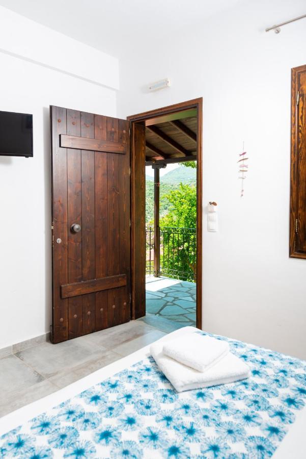 Avli Apartments Pyrgadikia Bagian luar foto