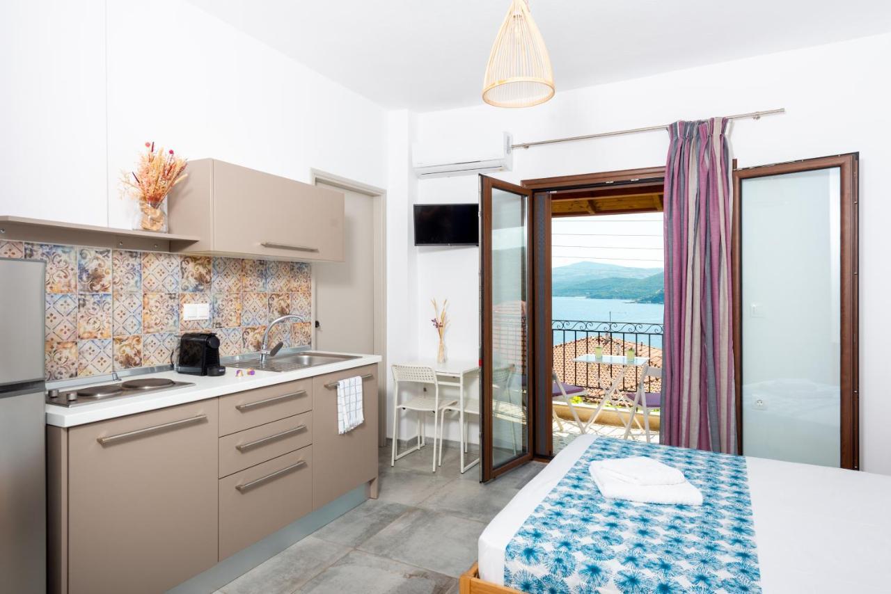 Avli Apartments Pyrgadikia Bagian luar foto