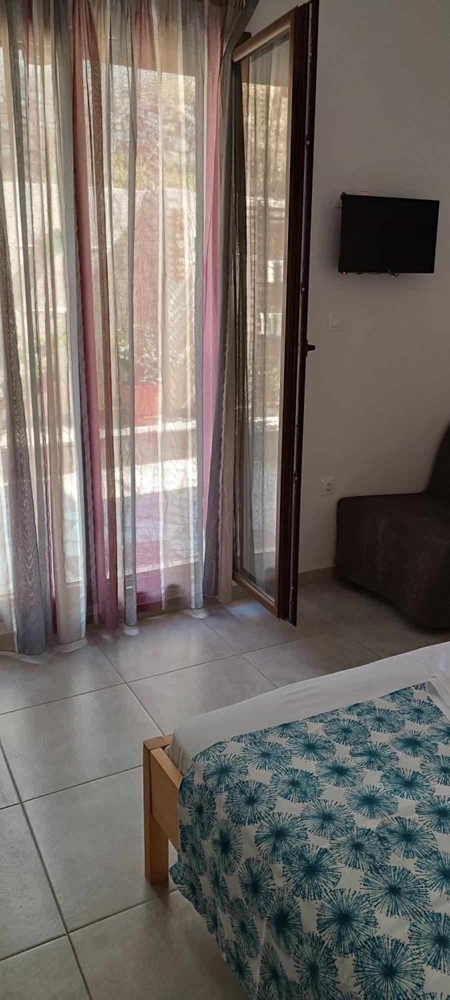 Avli Apartments Pyrgadikia Bagian luar foto