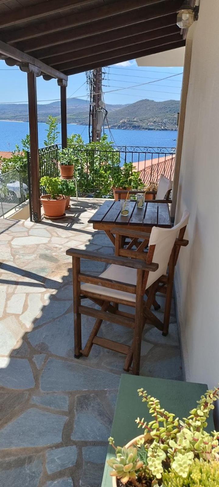 Avli Apartments Pyrgadikia Bagian luar foto