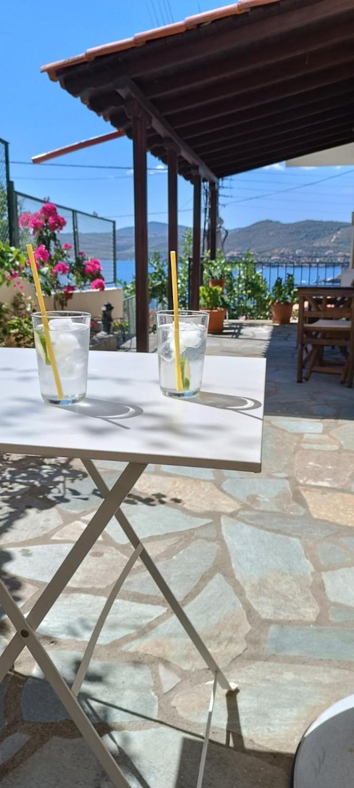 Avli Apartments Pyrgadikia Bagian luar foto