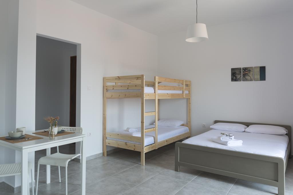 Avli Apartments Pyrgadikia Bagian luar foto