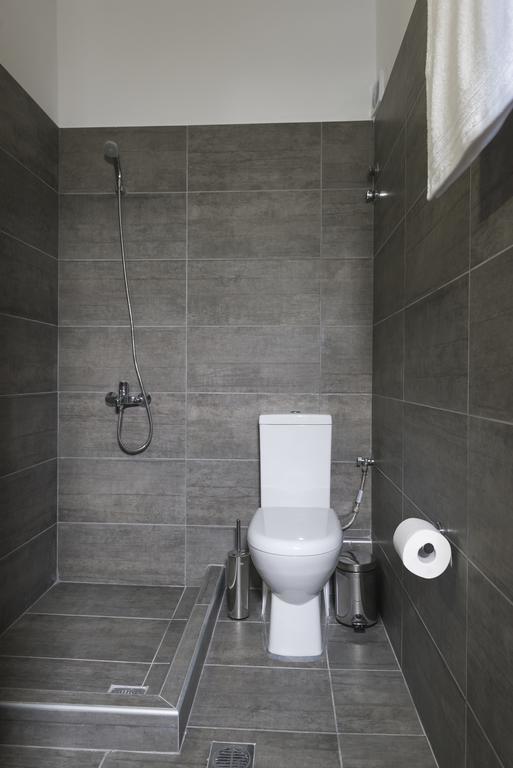 Avli Apartments Pyrgadikia Bagian luar foto