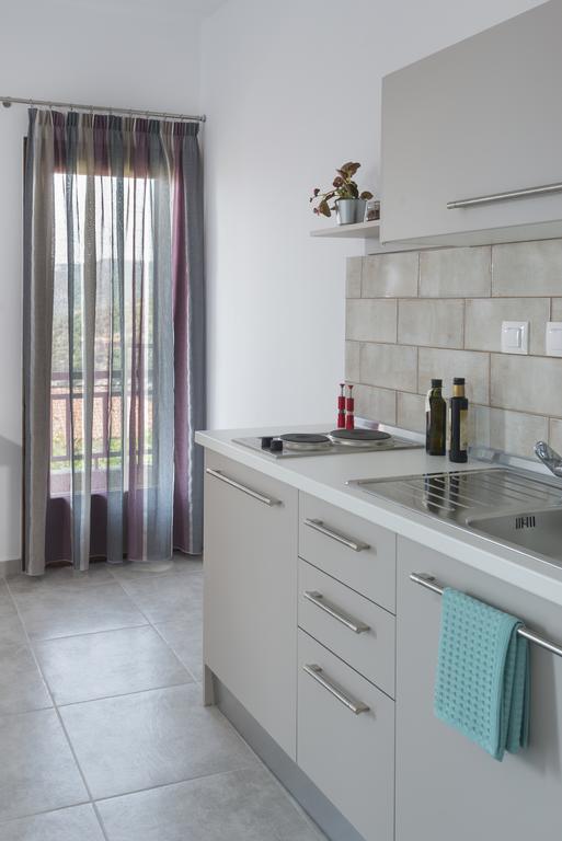 Avli Apartments Pyrgadikia Bagian luar foto